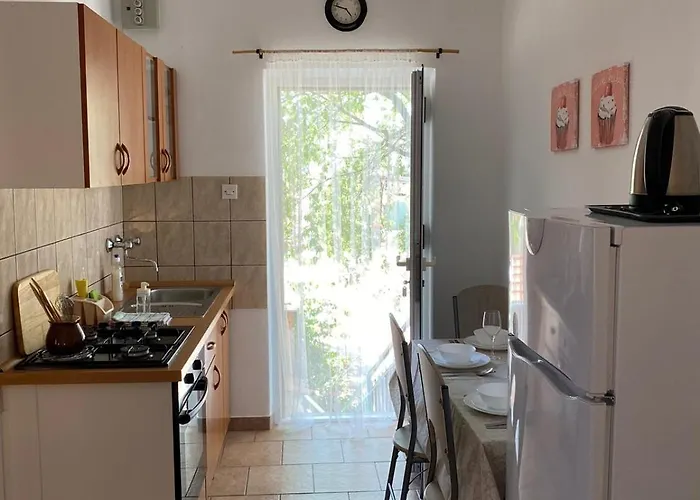 Bozena Jelusic * Pirovac